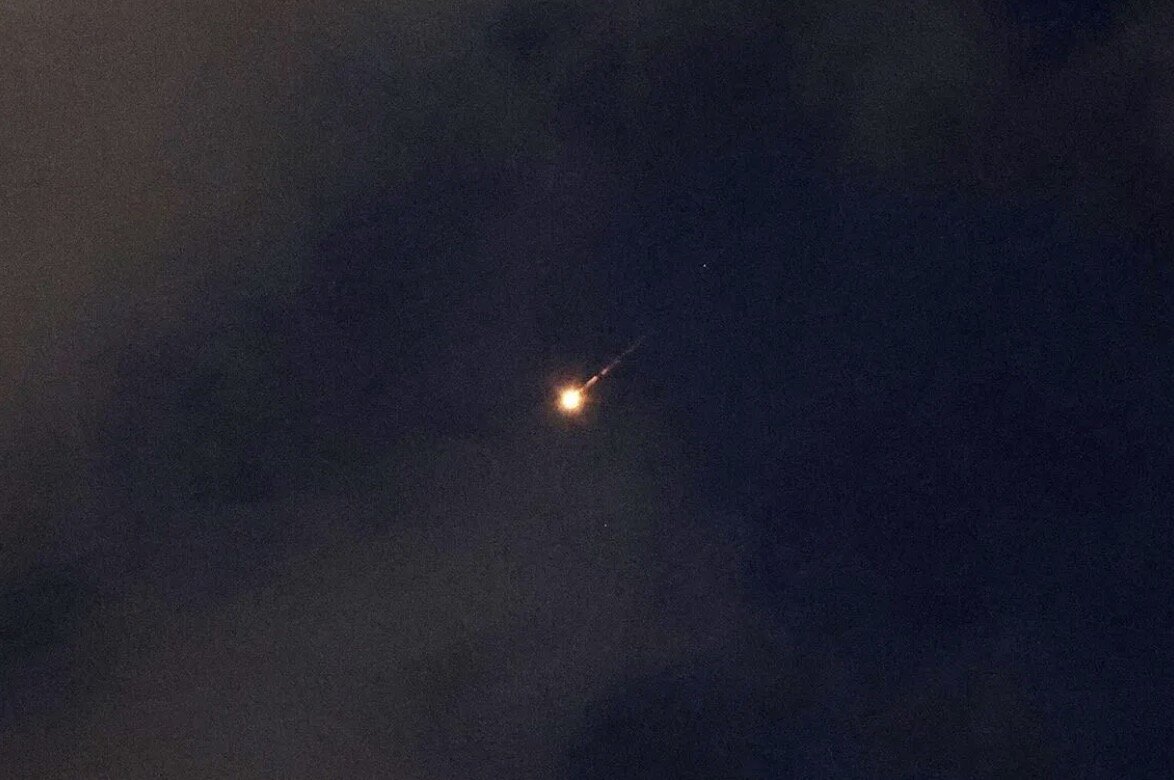 Missiles in the sky of the coastal city of Netanya, Israel on June 7. Photo: AFP