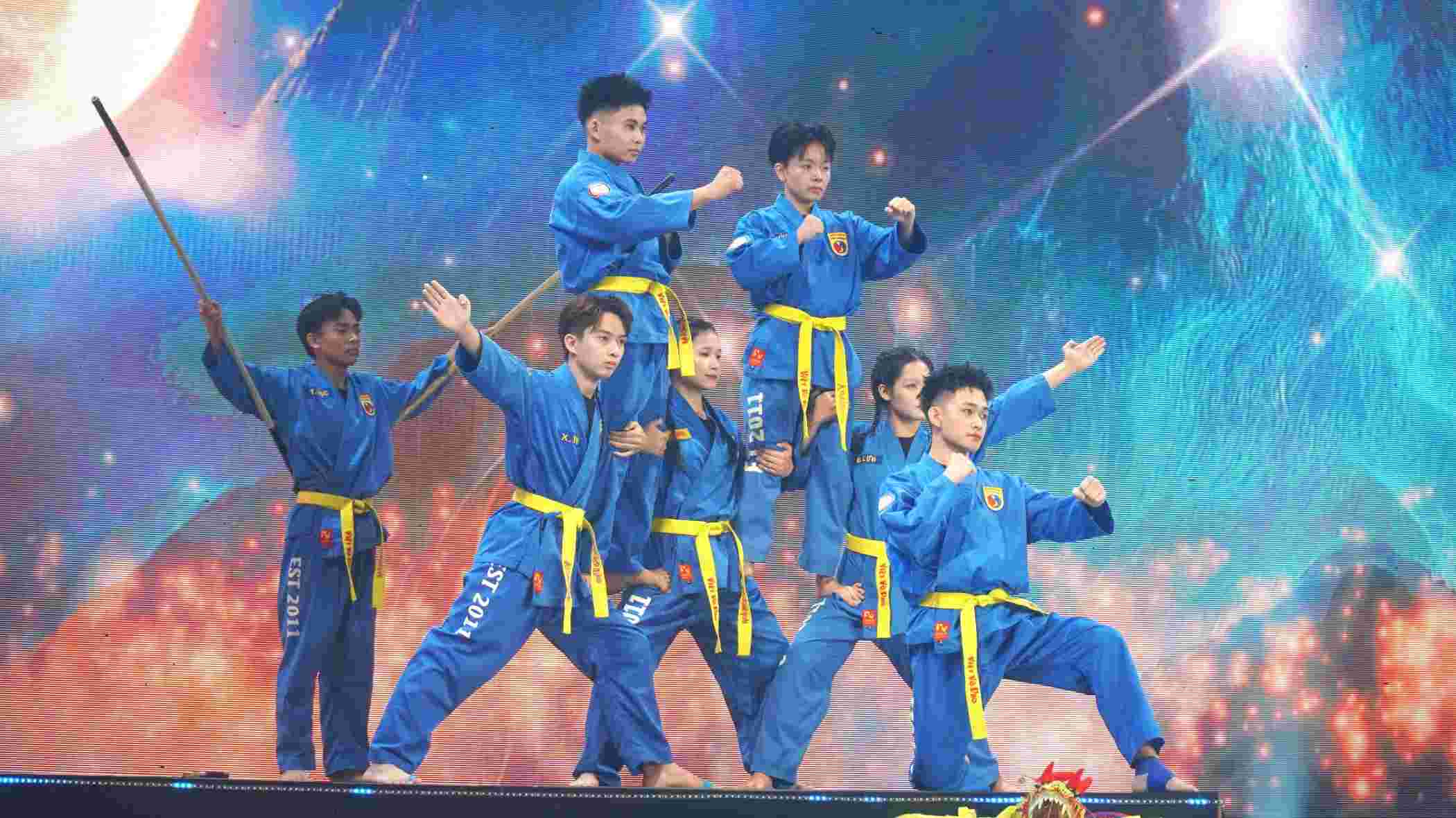 Tiết mục biểu diễn Vovinam mang đến không khí sôi động, thể hiện tinh thần thượng võ và bản sắc văn hóa Việt Nam. Ảnh: Minh Vũ