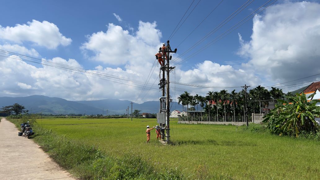 Da Nang est avertie que la chaleur continue de couvrir de nombreux endroits, augmentant la consommation d'électricité. Photo: Nguyen Ngoc