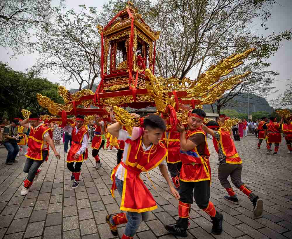 Quay kiệu. Ảnh: Shehan Trek
