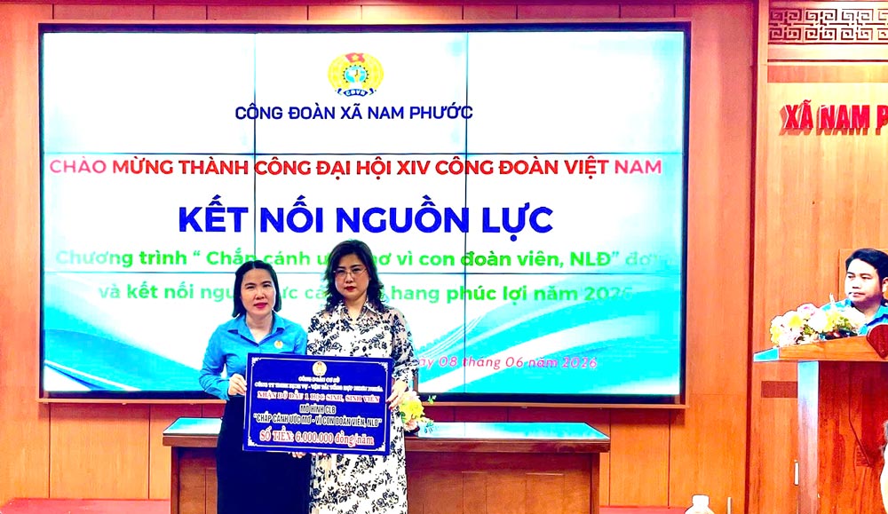 Công đoàn cơ sở Công ty TNHH Dịch vụ - Vận tải tổng hợp Nhơn Nghĩa đã đăng ký hưởng ứng mô hình “Chắp cánh ước mơ - Vì tương lai con em đoàn viên, người lao động” do Công đoàn xã Nam Phước phát động. Ảnh: Công đoàn Nam Phước