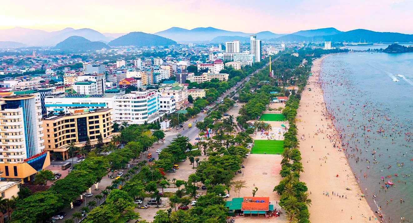 Phường Cửa Lò, tỉnh Nghệ An đang tập trung nghiên cứu, giải quyết kiến nghị của tập thể người lao động hợp đồng. Ảnh: Ngọc Anh