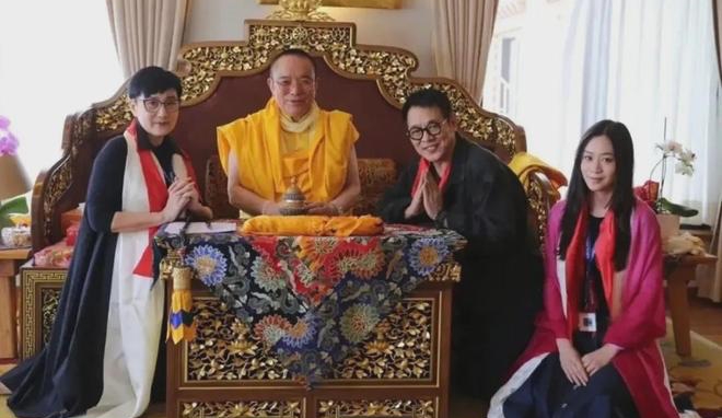Lý Liên Kiệt và vợ con trong chuyến đi Nepal. Ảnh: VieON.