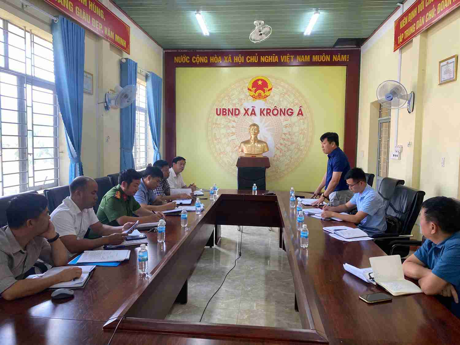 Lực lượng công an phối hợp với các đơn vị liên quan, chính quyền địa phương tháo gỡ vướng mắc, triển khai thi công hoàn thiện dự án cao tốc. Ảnh: Chính Nhân
