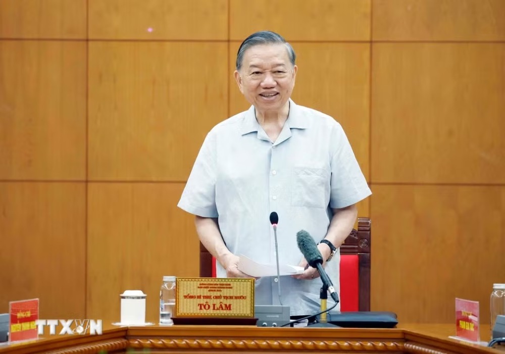 Tổng Bí thư, Chủ tịch nước lưu ý phải kết hợp chặt chẽ giữa phát triển với bảo vệ Tổ quốc từ sớm, từ xa, từ biển. Ảnh: TTXVN