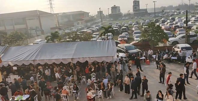Vente aux enchères de 154 parcelles de terrain résidentiel dans le hameau de An Hoa 13, commune de Kim Son (province de Ninh Binh) le matin du 7 décembre 2025 Photo: Dieu Anh