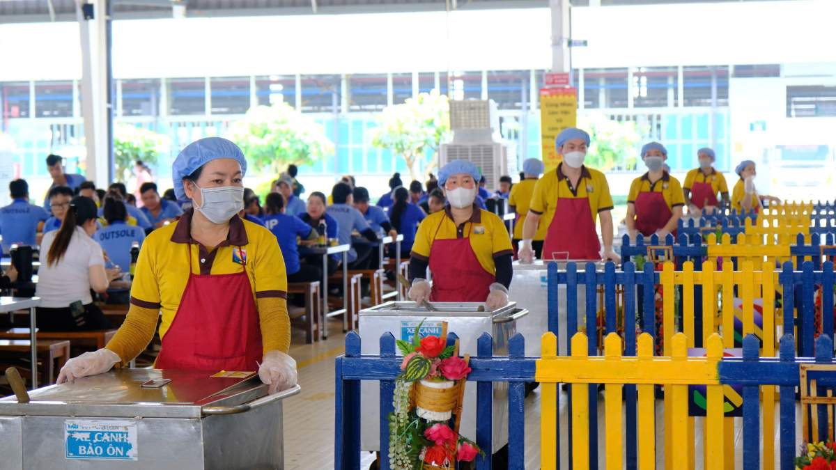 Theo chuyên gia, việc tăng thêm ngày nghỉ lễ sẽ giúp người lao động được nghỉ ngơi, tái tạo sức lao động. Ảnh: Mỹ Ly