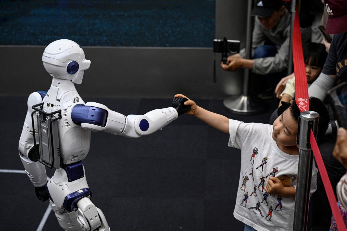 A humanoid robot in China. Hong Kong (China) will soon open a convenience store operated by a humanoid robot. Photo: AFP