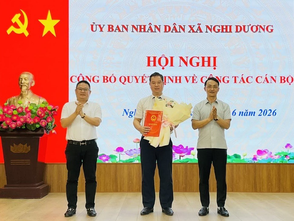 Xã Nghi Dương công bố quyết định công tác cán bộ. Ảnh: Cổng TTĐT xã Nghi Dương