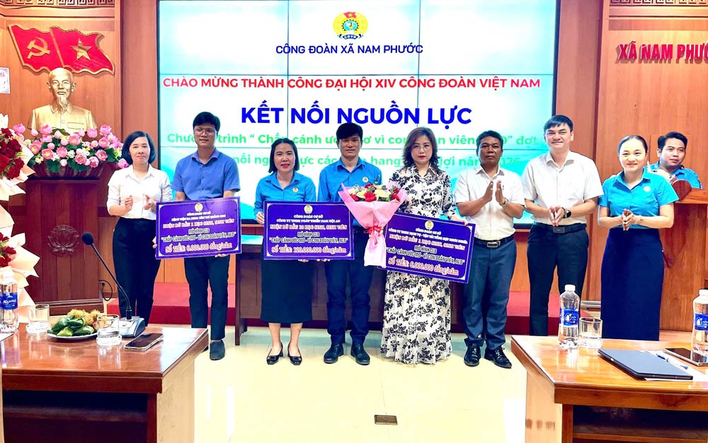 Công đoàn xã Nam Phước tổng kết hoạt động kết nối nguồn lực nhân rộng mô hình “Chắp cánh ước mơ - Vì tương lai con em đoàn viên, người lao động”. Ảnh: Công đoàn Nam Phước
