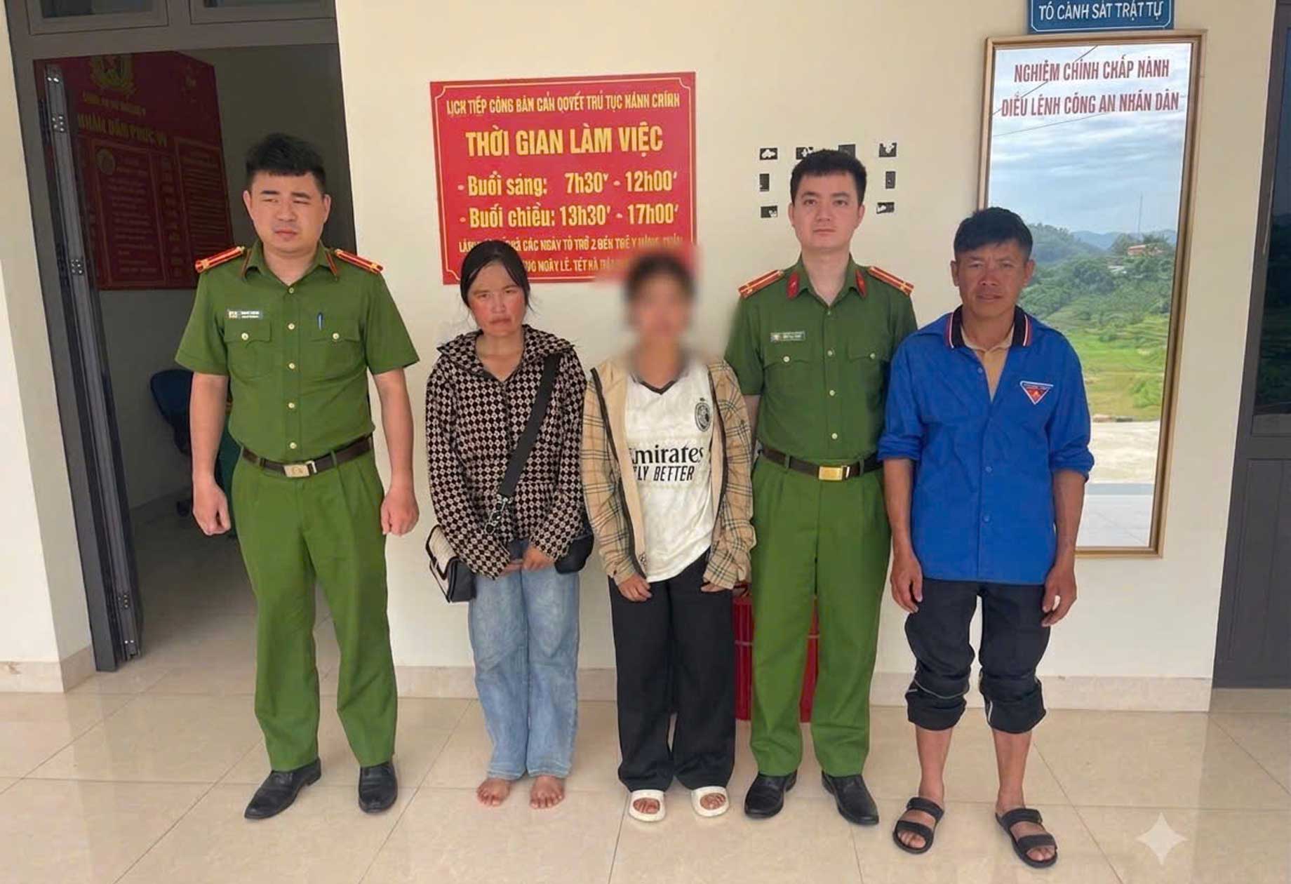 Xác minh, tìm kiếm và đưa công dân trở về an toàn. Ảnh: Công an Lào Cai