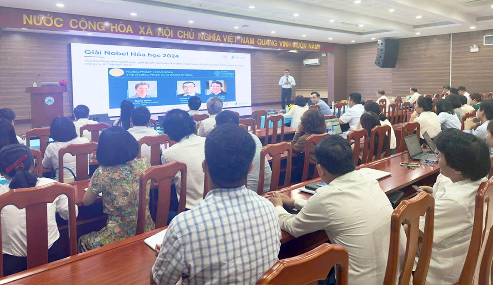 The first students of the AI training course for Da Nang health workers. Photo: Nguyen Thanh