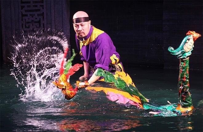 Meritorious Artist Duc Hung