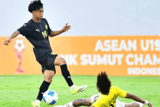 La Thaïlande U19 affronte la Malaisie U19 au Championnat d'Asie du Sud-Est U19 2026. Photo: FAT/FAM