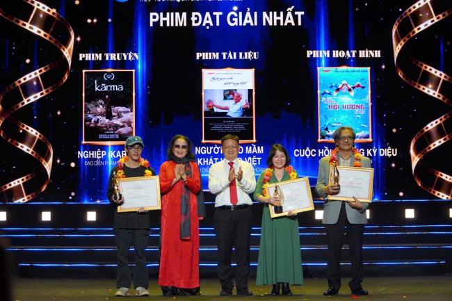 The owners of the highest awards of the Ho Chi Minh City Short Film Festival 2026. Photo: Mai Anh.