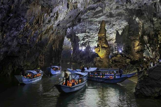 Tourists visit Phong Nha cave. Photo: Cong Sang