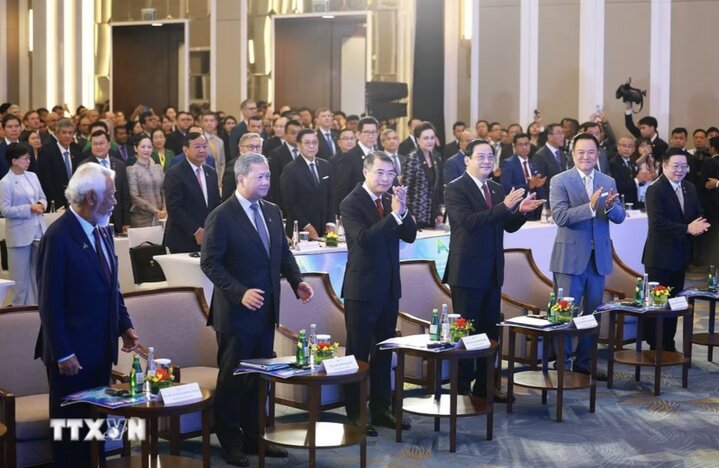 Politburo Member, Prime Minister Le Minh Hung and 4 ASEAN Prime Ministers attend the opening session of the ASEAN Future Forum 2026. Photo: VNA