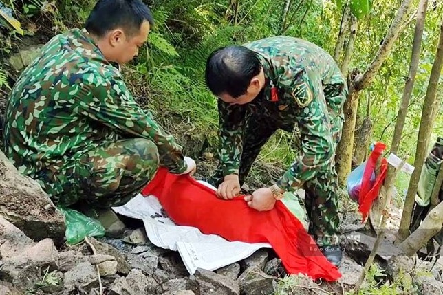 Many remains of martyrs who sacrificed in the war to protect the northern border were found during the bomb and mine clearance in Vi Xuyen, Tuyen Quang. Photo: Viet Bac