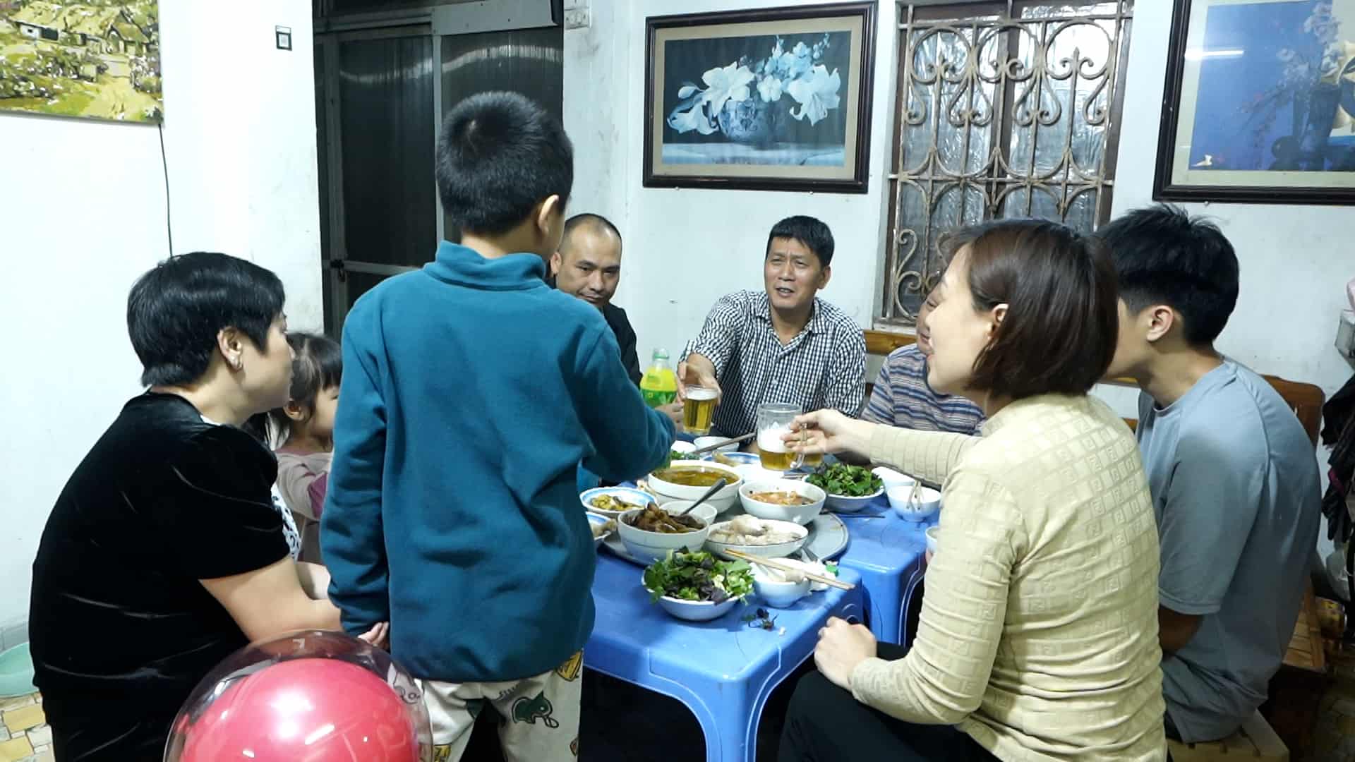 Habits that create moments of family bond. Photo: Huyen Trang