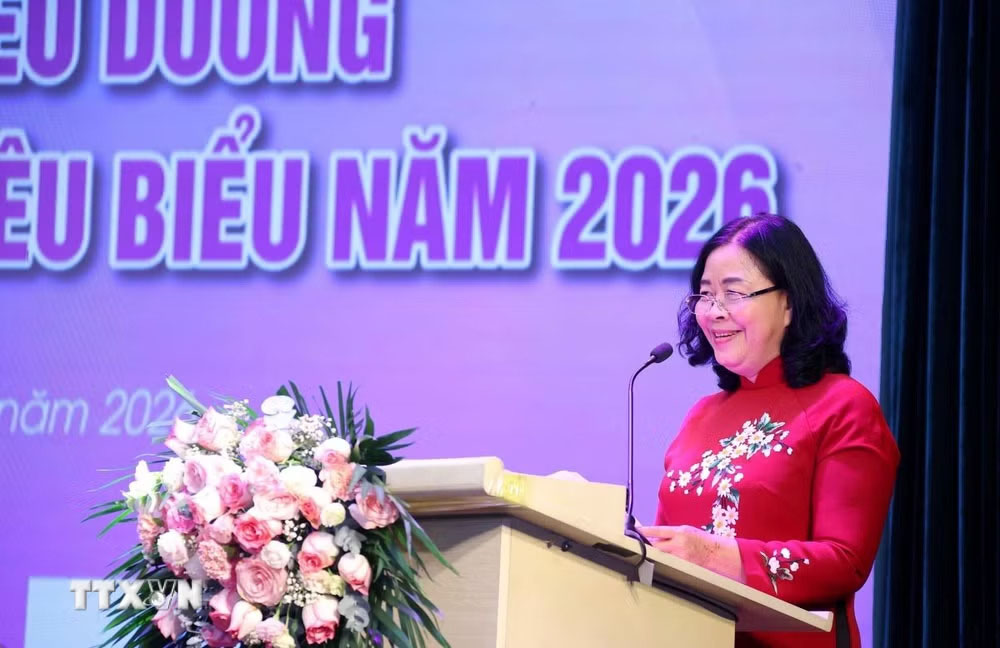 Đồng chí Bùi Thị Minh Hoài, Ủy viên Bộ chính trị, Bí thư Trung ương Đảng, Chủ tịch Ủy ban Trung ương Mặt trận Tổ quốc Việt Nam phát biểu chỉ đạo. Ảnh: Văn Điệp/TTXVN