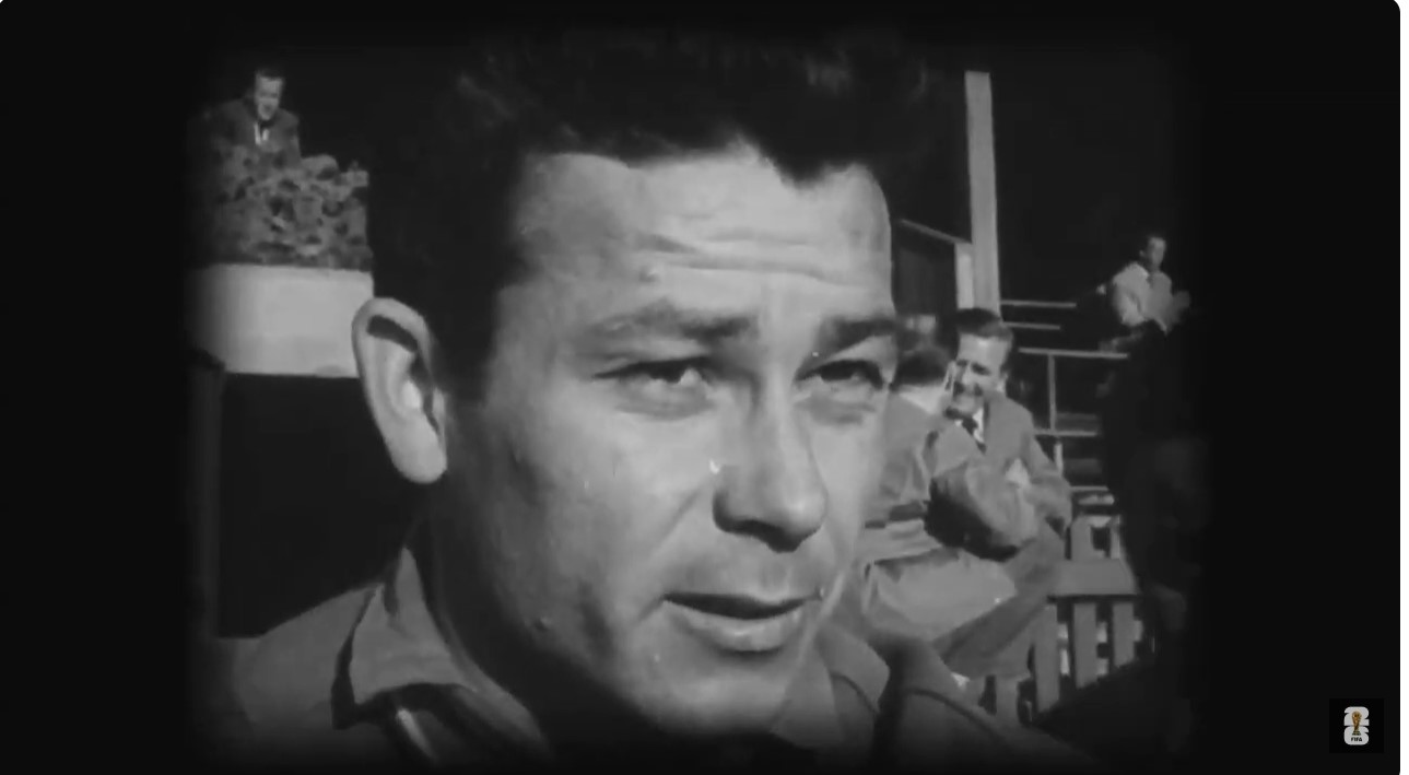 Just Fontaine ghi 13 bàn/6 trận tại World Cup 1958, trong đó có 4 bàn vào lưới tuyển Tây Đức. Ảnh: Cắt từ video