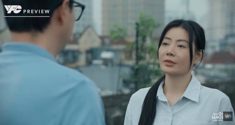 Nguyệt mong Tài và mọi người đừng ban ơn cho mình trong tập 11 phim “Dưới ô cửa sáng đèn“. Ảnh: VFC. 