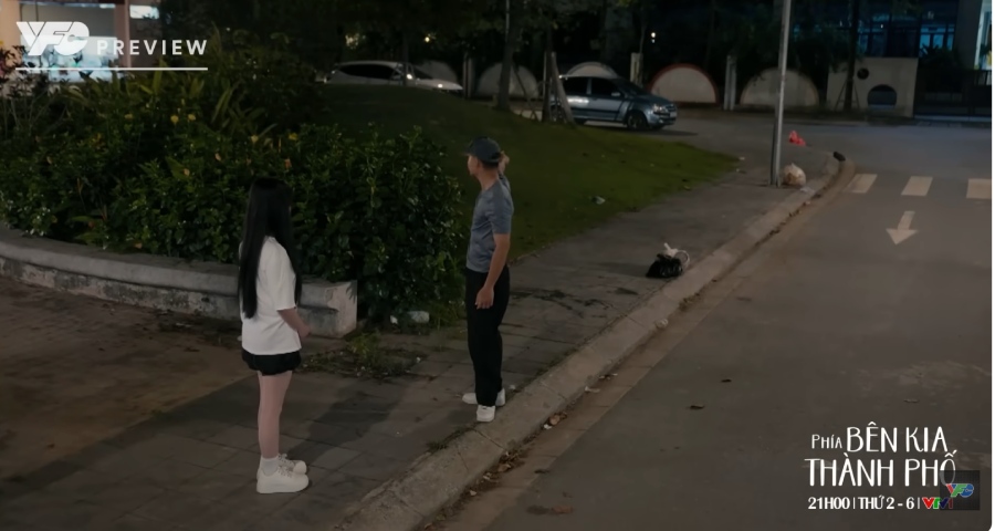 Cương thẳng thừng nói mình và Tuyết Lan không hợp làm bạn trong tập 8 phim “Phía bên kia thành phố“. Ảnh: VFC.