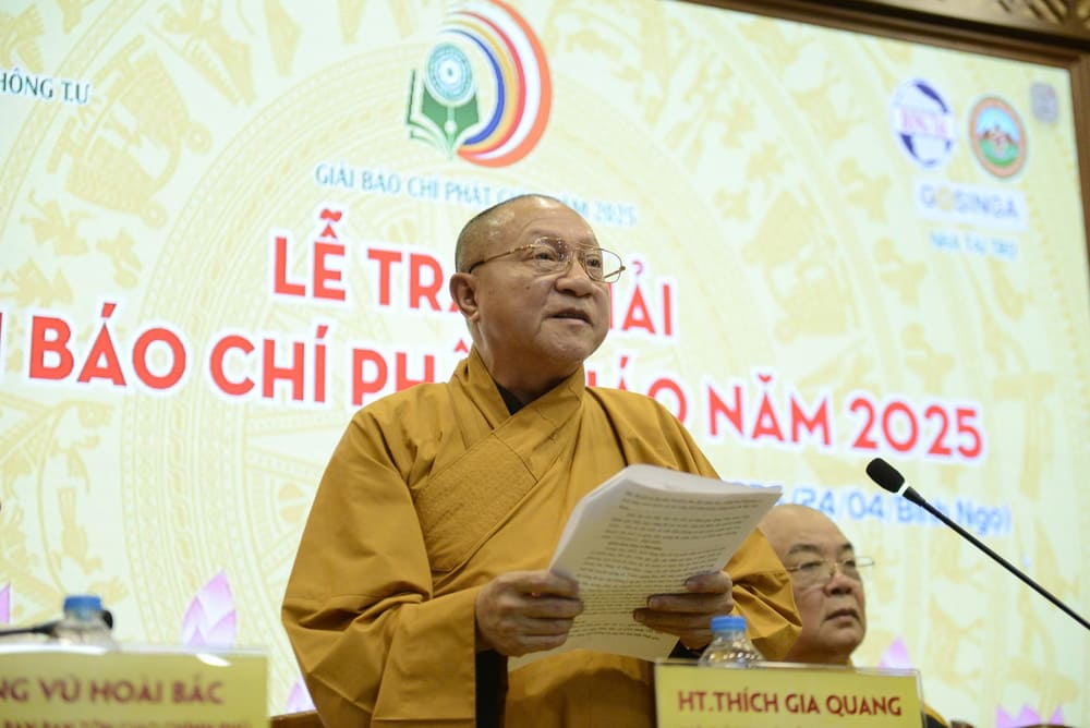 Hoà thượng Thích Gia Quang - Phó Chủ tịch Hội đồng trị sự Giáo hội Phật giáo Việt Nam, Trưởng ban Thông tin truyền thông Trung ương, Trưởng Ban tổ chức giải Báo chí Phật giáo năm 2025