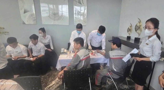 Công ty TNHH Đầu tư và Thương mại Toyota PGS Quảng Trị tổ chức chương trình tầm soát ung thư gan và ung thư đường tiêu hóa miễn phí cho toàn thể đoàn viên, người lao động. Ảnh: Công đoàn Quảng Trị