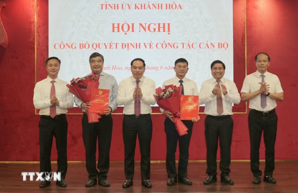 Tỉnh ủy Khánh Hòa tổ chức hội nghị công bố các quyết định về công tác cán bộ. Ảnh: TTXVN