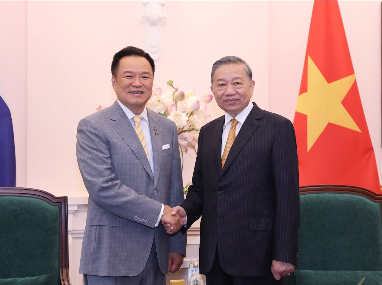 General Secretary and President To Lam receives Thai Prime Minister Anutin Charnvirakul. Photo: Hai Nguyen