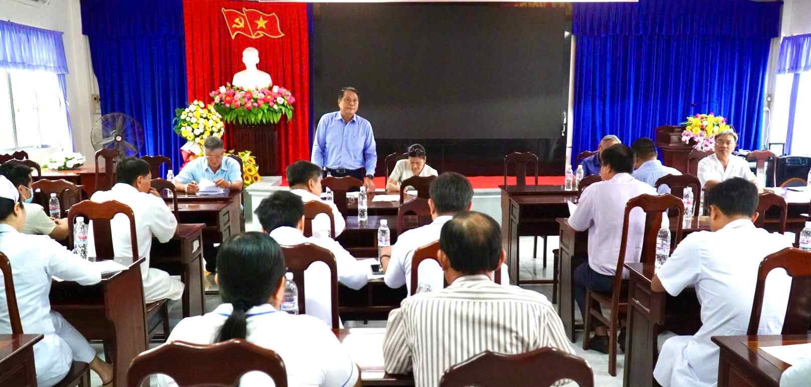The inspection team of the Department of Health and CDC Ca Mau inspects and supervises at Hong Dan Hospital. Photo: CDC Ca Mau