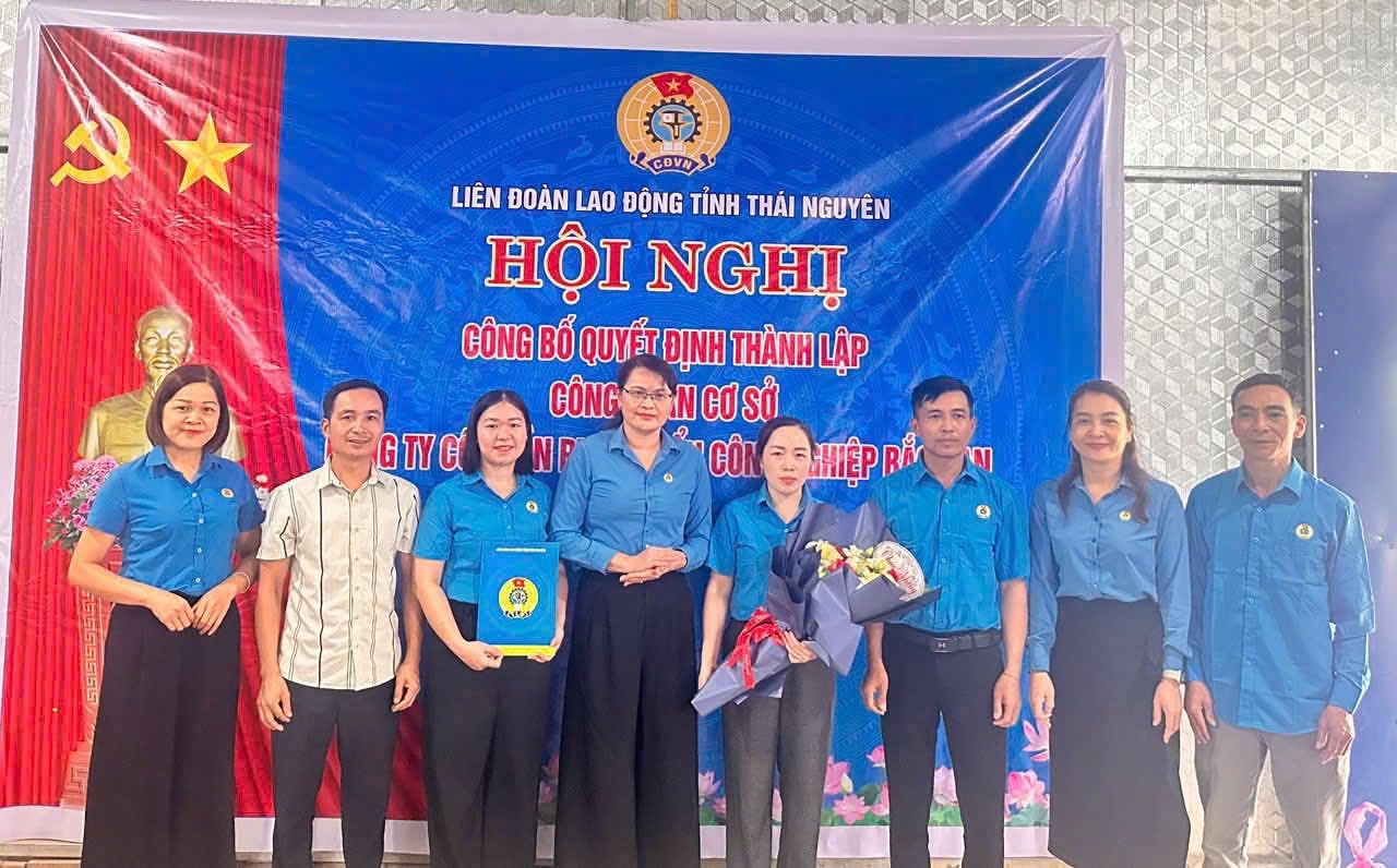 Establishment of the Grassroots Trade Union of Bac Kan Industrial Development Joint Stock Company. Photo: Thai Nguyen Trade Union