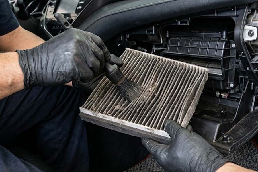 The cabin air filter helps prevent dust, odors and pollutants from entering the car. Hygiene and periodic replacement help protect health and maintain air conditioning efficiency. Graphics: Cat Tien