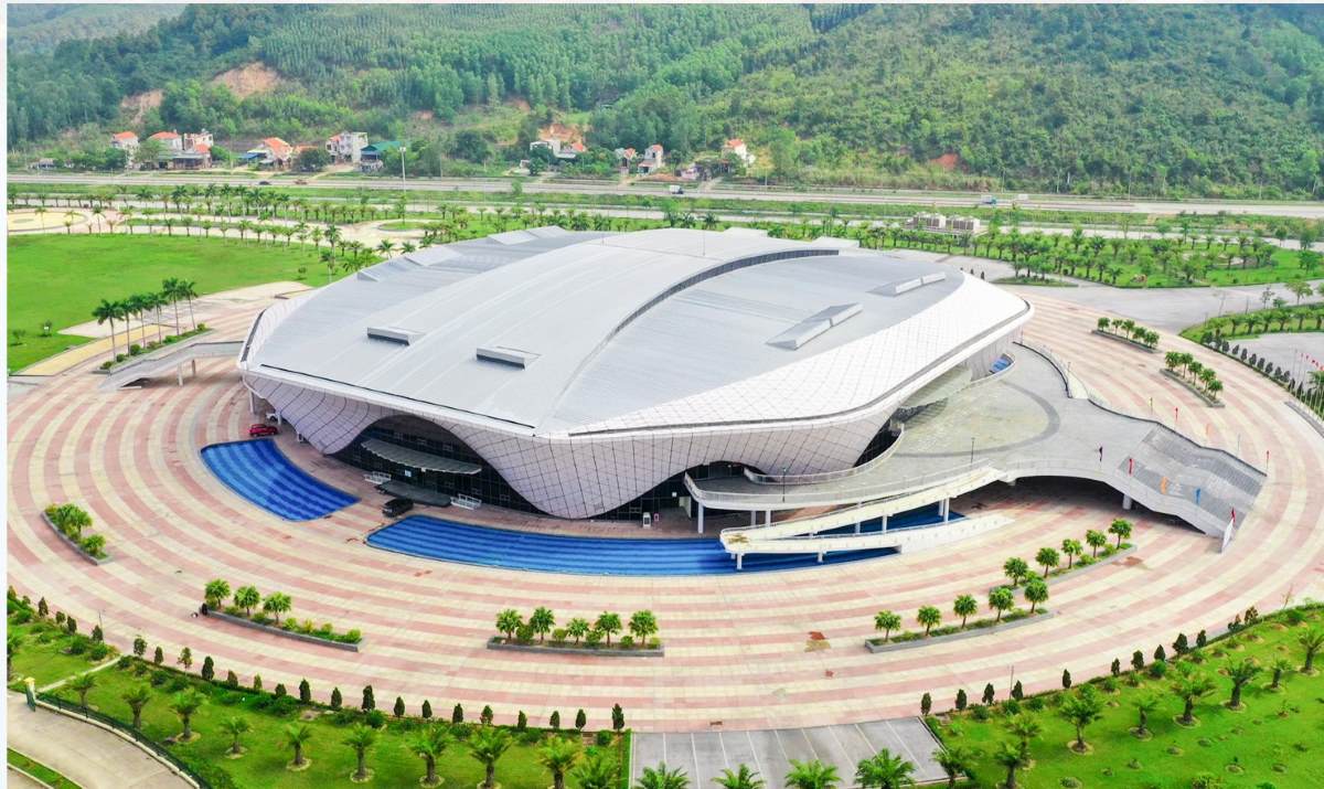 Le siège 2 de l'École secondaire des arts et des sports de Quảng Ninh est situé au complexe sportif provincial de Quảng Ninh (photo) et au stade Cẩm Phả. Photo: Journal, Radio et Télévision de la province de Quảng Ninh