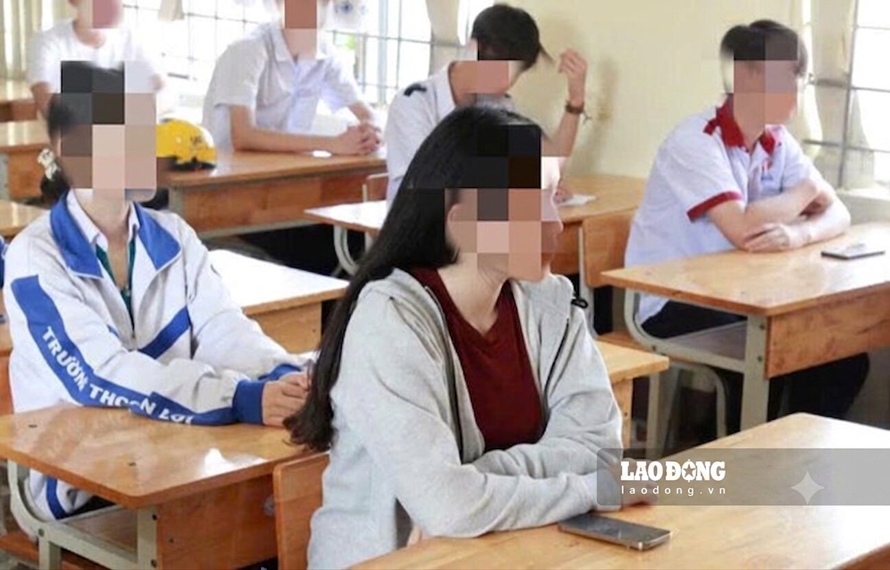 Students in Dak Lak take the 10th grade entrance exam. Photo: Thanh Tam