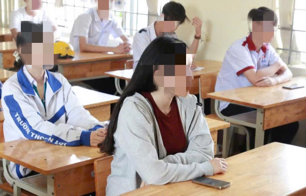 Students in Dak Lak take the 10th grade entrance exam. Photo: Thanh Tam