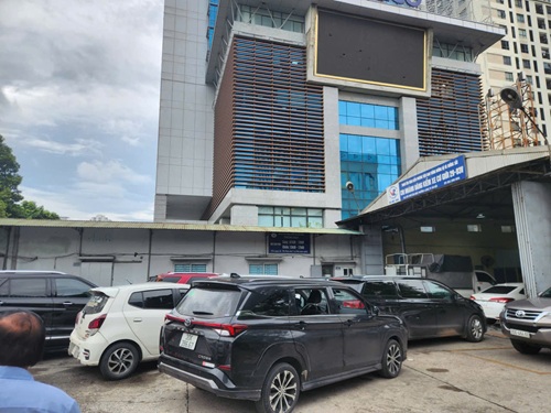 Phần mềm quản lý đăng kiểm mới gây chậm tiến độ kiểm định. Ảnh: Minh Hạnh