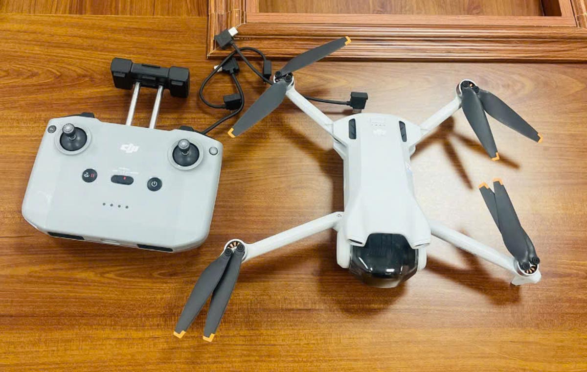 Thiết bị flycam P.V.L sử dụng để ghi hình tại khu vực cấm bay, hạn chế bay và đăng tải lên mạng xã hội. Ảnh: Công an Quảng Ninh