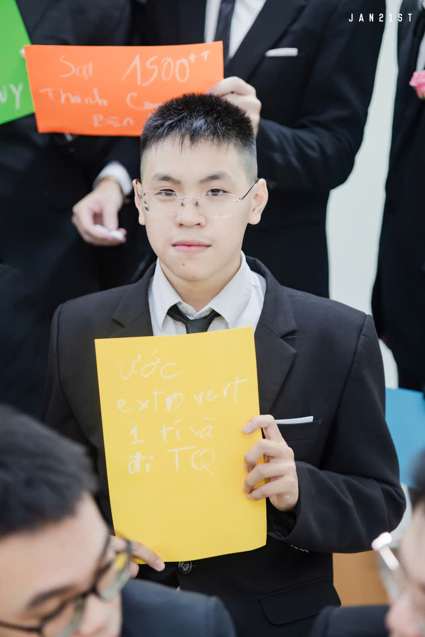 Với 2 điểm 10, 1 điểm 9,75, Nguyễn Trung Thái Sơn - Trường THPT Chuyên Khoa học Tự nhiên là 1 trong 2 thủ khoa toàn quốc khối A01 năm nay. Ảnh: Nhân vật cung cấp