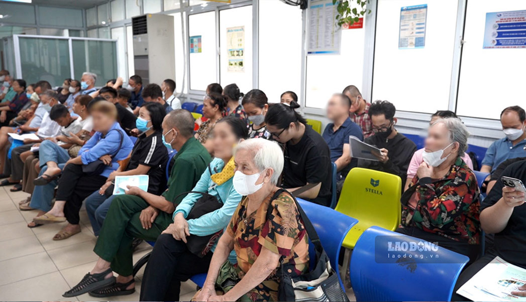 The new HI policy is expected to help detect diseases early and treat them promptly. Photo: Linh Anh