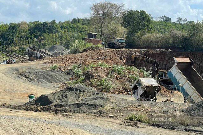 Lam Dong Provincial People's Committee directs the establishment of an inter-sectoral delegation to inspect and handle mineral exploitation activities. Photo: Phuc Khanh