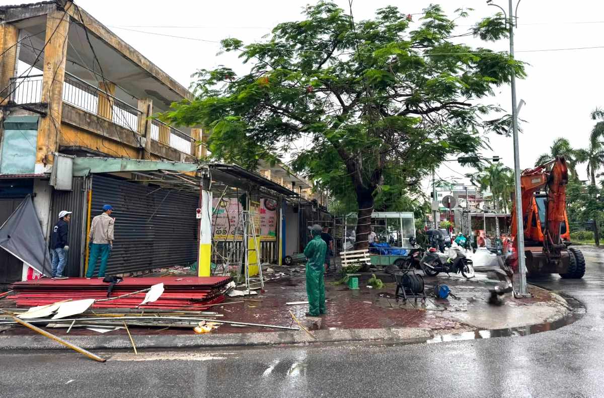 By June 30, Tien Lang commune will terminate the operation of 20 kiosks, relocate assets and hand over land. Photo: Tien Lang commune, Hai Phong