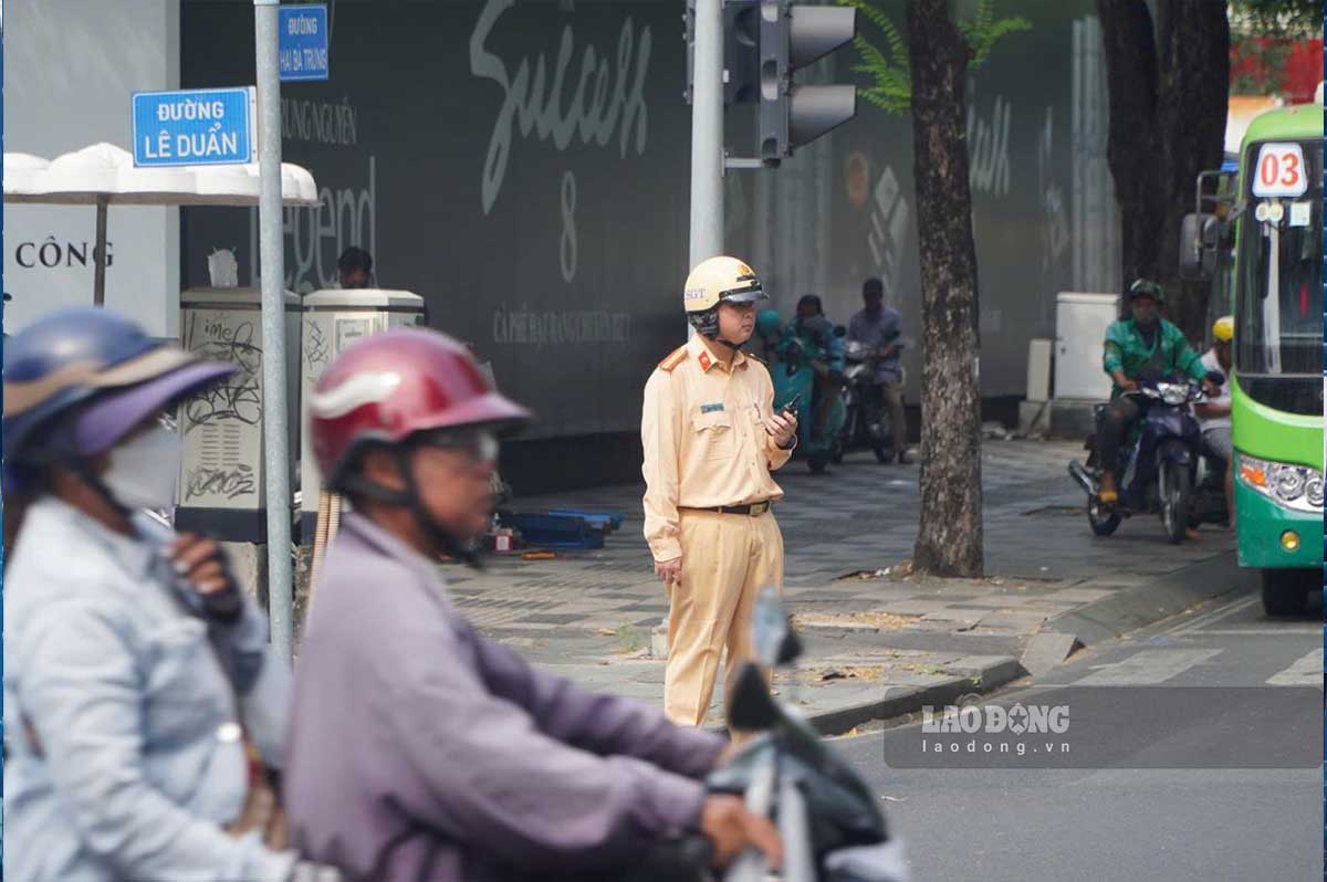 Ho Chi Minh City directs traffic, restricts some vehicles from entering the central area in the morning 2. 7. Photo: Nguyen Chan