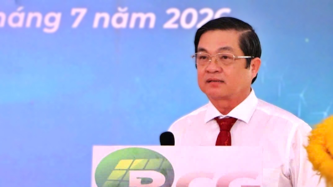 Phó chủ tịch UBND tỉnh Cà Mau Huỳnh Chí Nguyện phát biểu tại lễ động thổ dự án điện gió Khai Long - Cà Mau. Ảnh: Nhật Hồ.