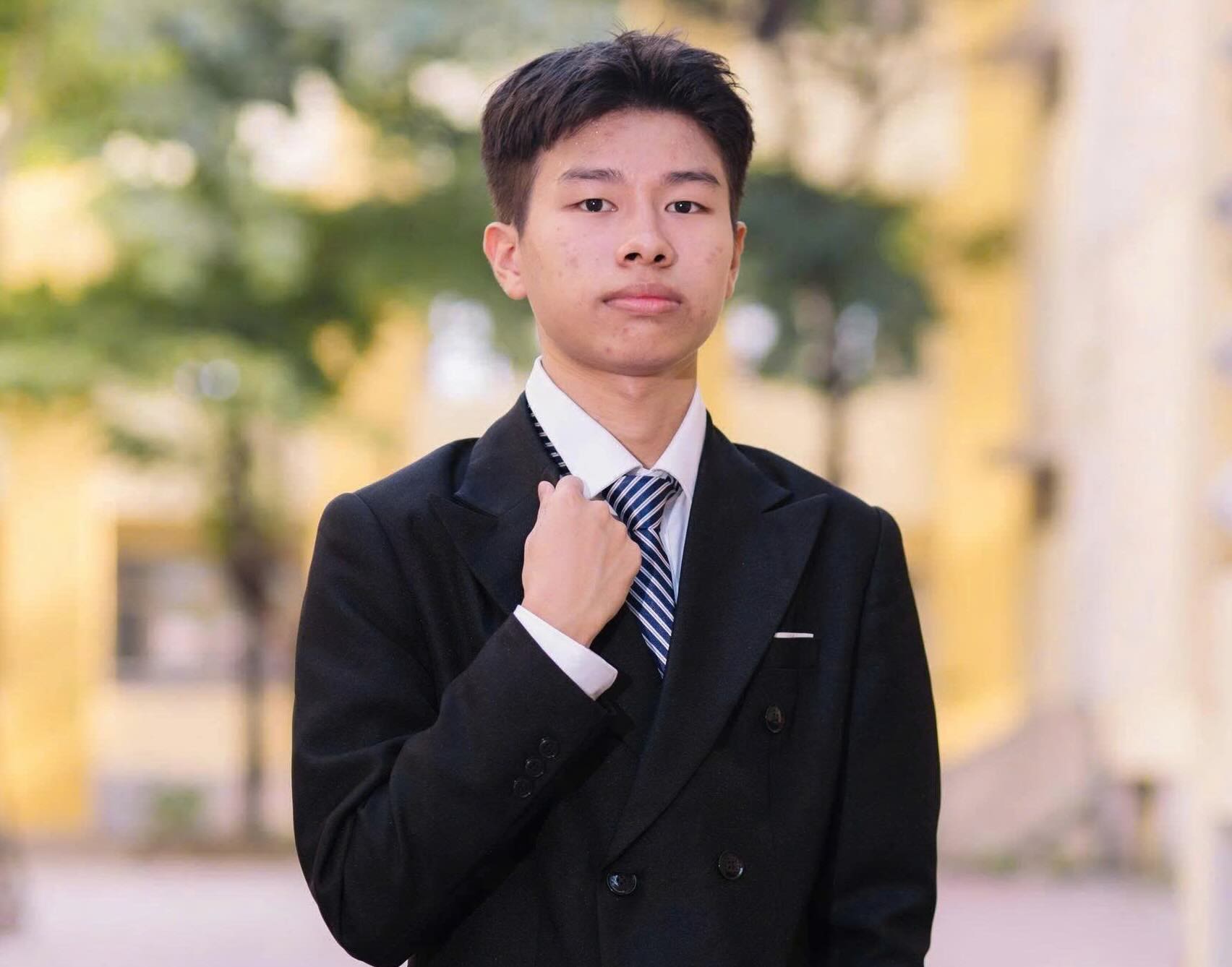 Nguyen Tuan Huy - valedictorian of the 2026 high school graduation exam in Quang Tri province, 4 subjects with 37 points. Photo: Character provided