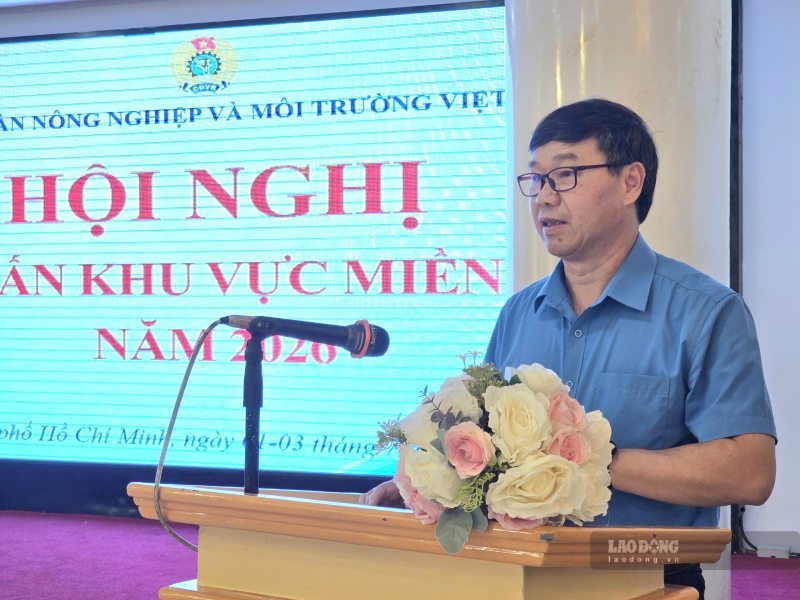 Mr. Nguyen Ha Xuyen speaks at the training conference. Photo: Nam Duong