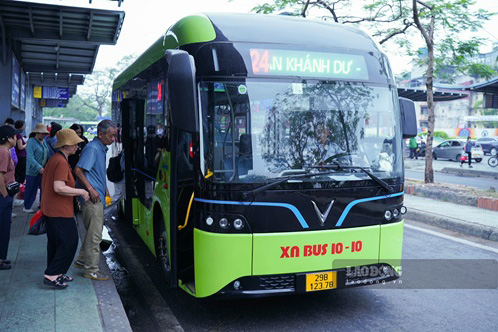 Hanoi adjusts 4 bus routes to serve low-emission areas. Photo: Minh Hanh