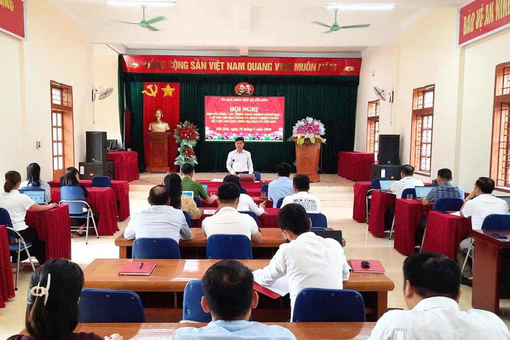 Yen Son commune (Son La) meets to deploy the task of surveying, mapping cadastral maps and completing the land database. Photo: Son La e-Portal