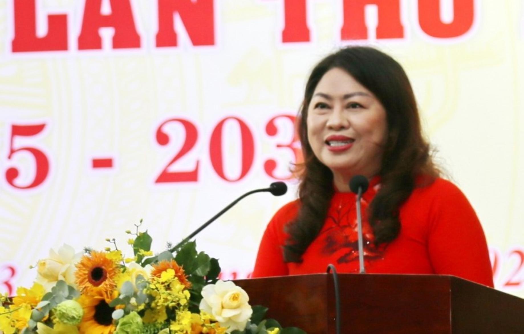 Ms. Nguyen Thi Thu Lan, Member of the Standing Committee of the City Party Committee, Secretary of the Party Committee, Chairwoman of the People's Council of Tam Ky ward, was transferred and introduced for consultation and election as Standing Vice Chairwoman of the Vietnam Fatherland Front Committee of Da Nang City. Photo: An Thuong